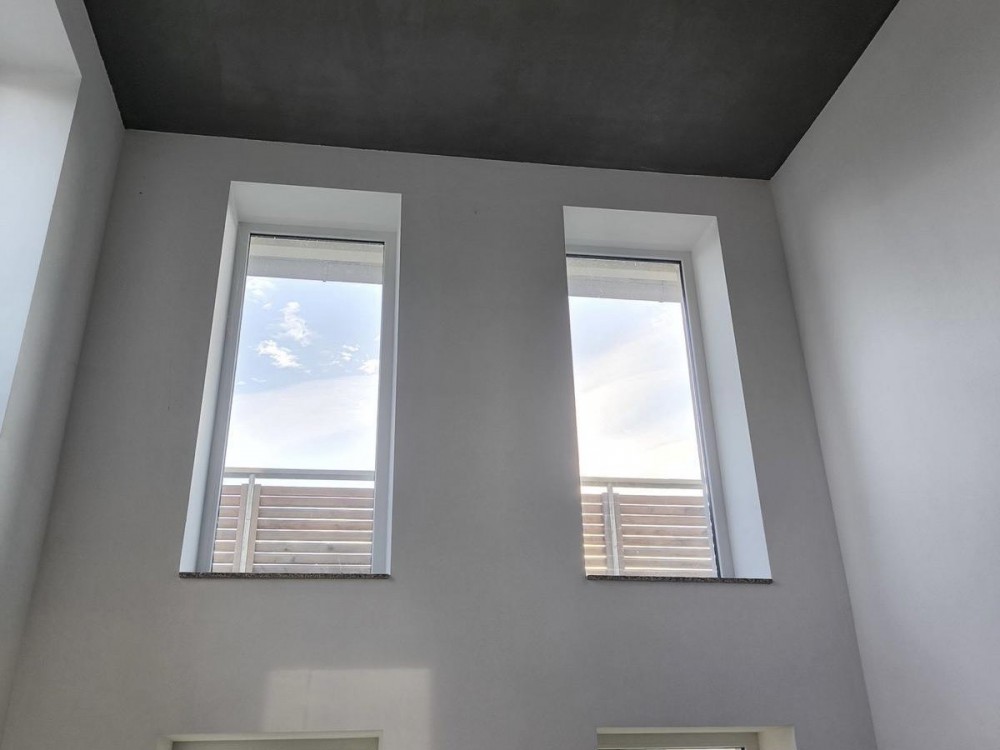 Charmantes Zweifamilienhaus mit Teich und 4860 m² Grundstück