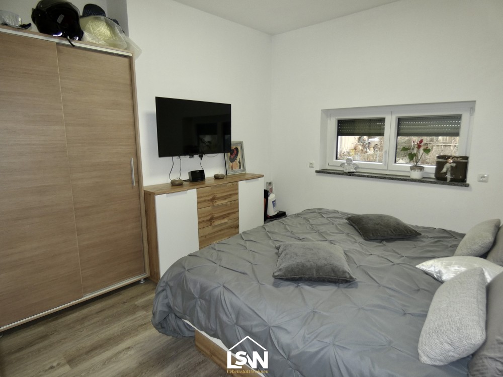 Idyllisches Zweifamilienhaus mit 1.537 m² Grundstück in ruhiger Wohnlage