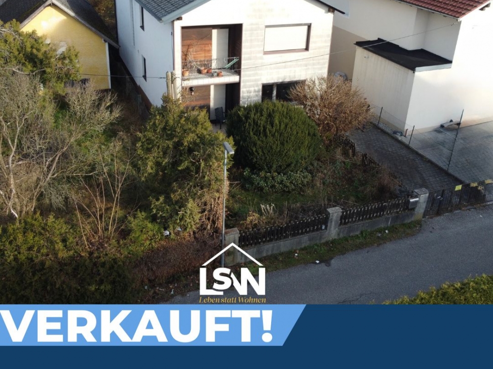 Zweigenerationenhaus mit Garten und Garage